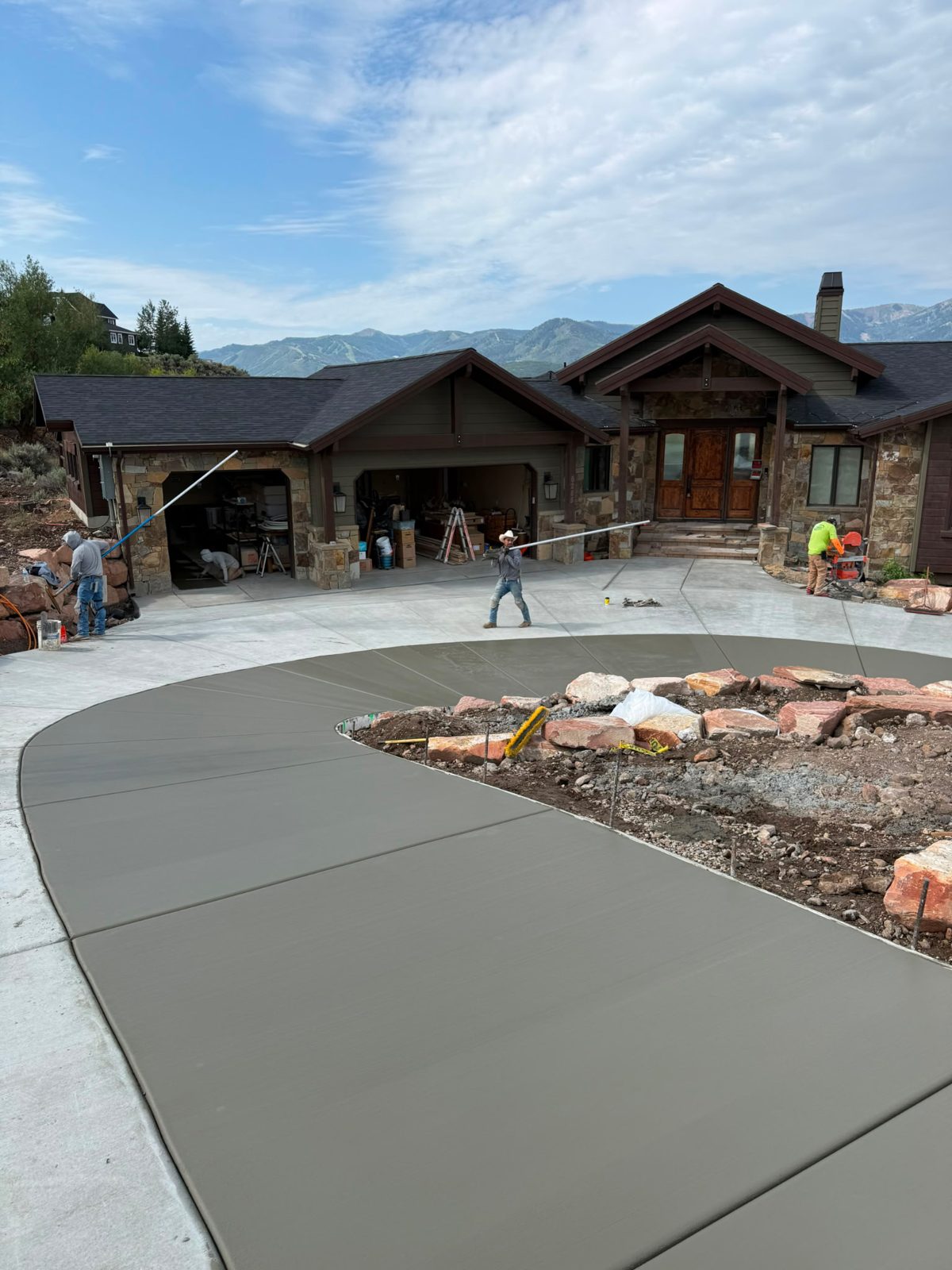 Circular concrete driveway at a mountain home